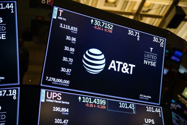 AT&T to spin off WarnerMedia, basically admitting giant merger was a mistake