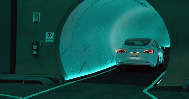 Elon Musk wants to dig a tunnel in Florida. What could go wrong?