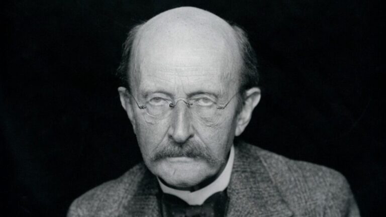 Why did this journal retract two 1940s papers by Max Planck?