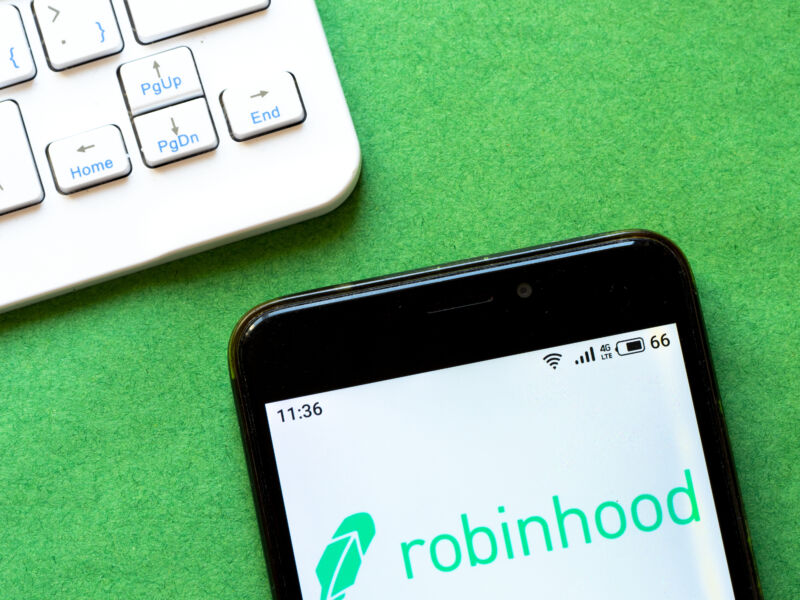 Robinhood ordered to pay $70m penalty to US regulator